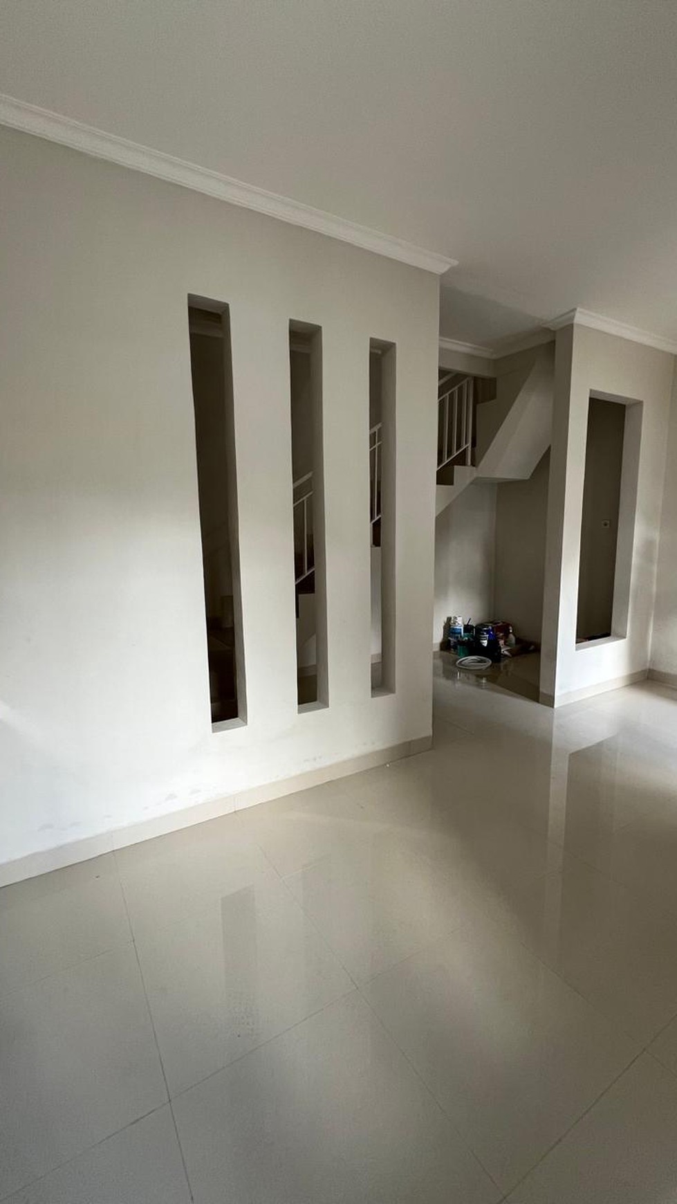 Rumah Minimalis, 3 Lantai dalam Perumahan di Pondok Aren