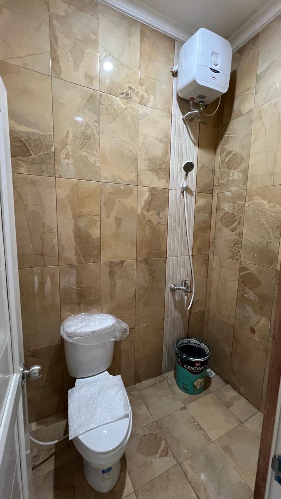 Rumah Minimalis, 3 Lantai dalam Perumahan di Pondok Aren