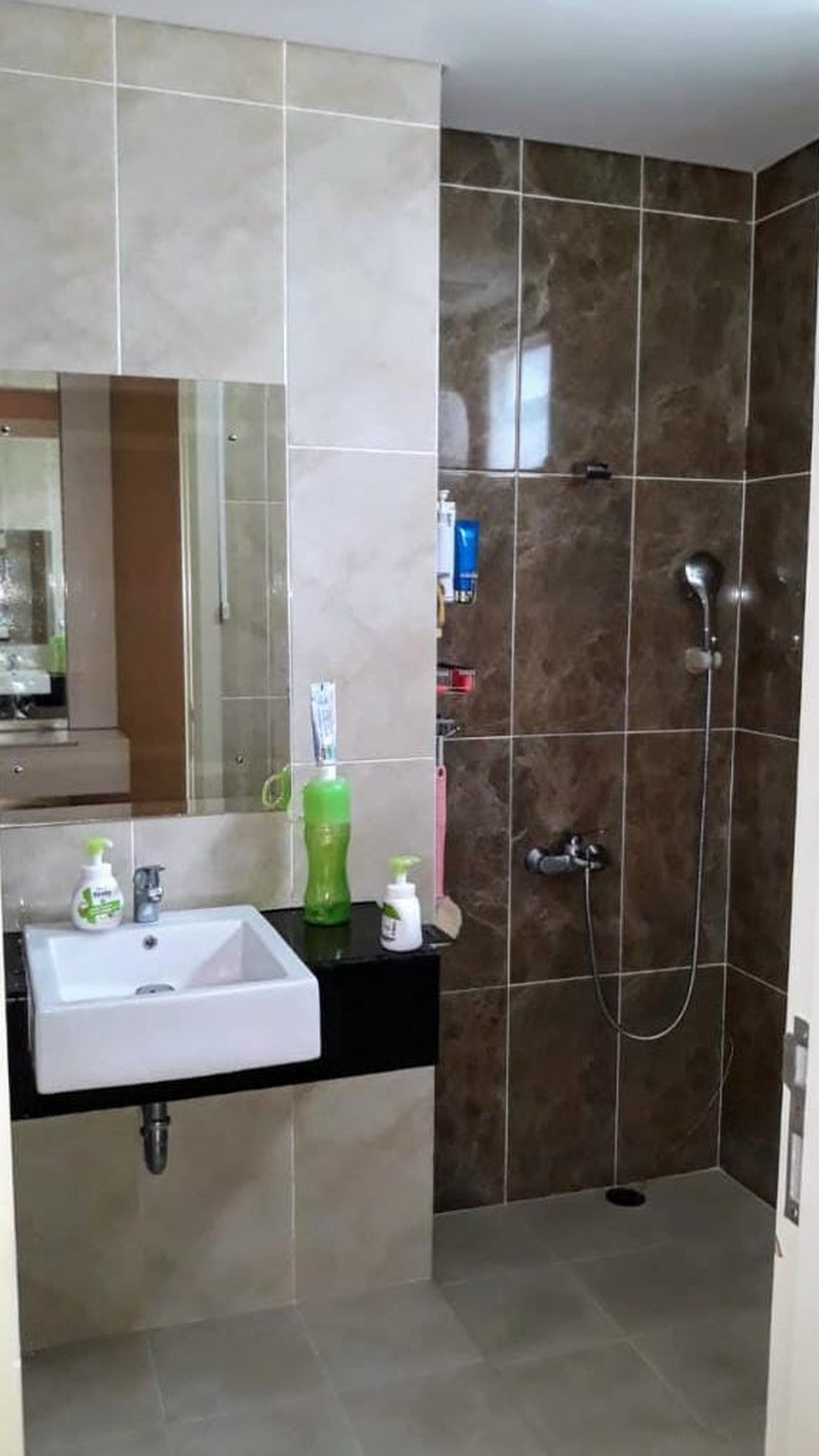 Apartmen Hoek Konsep Rumah, Full Furnished, Siap Huni Di Rainbow Springs Condovillas Serpong.