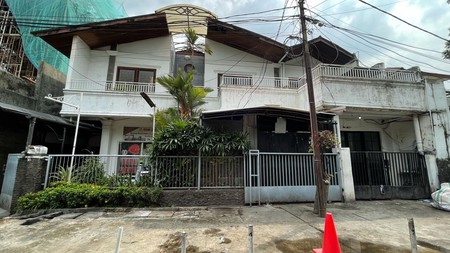 Dijual Rumah di Jl Cipaku, area prime Kebayoran Baru