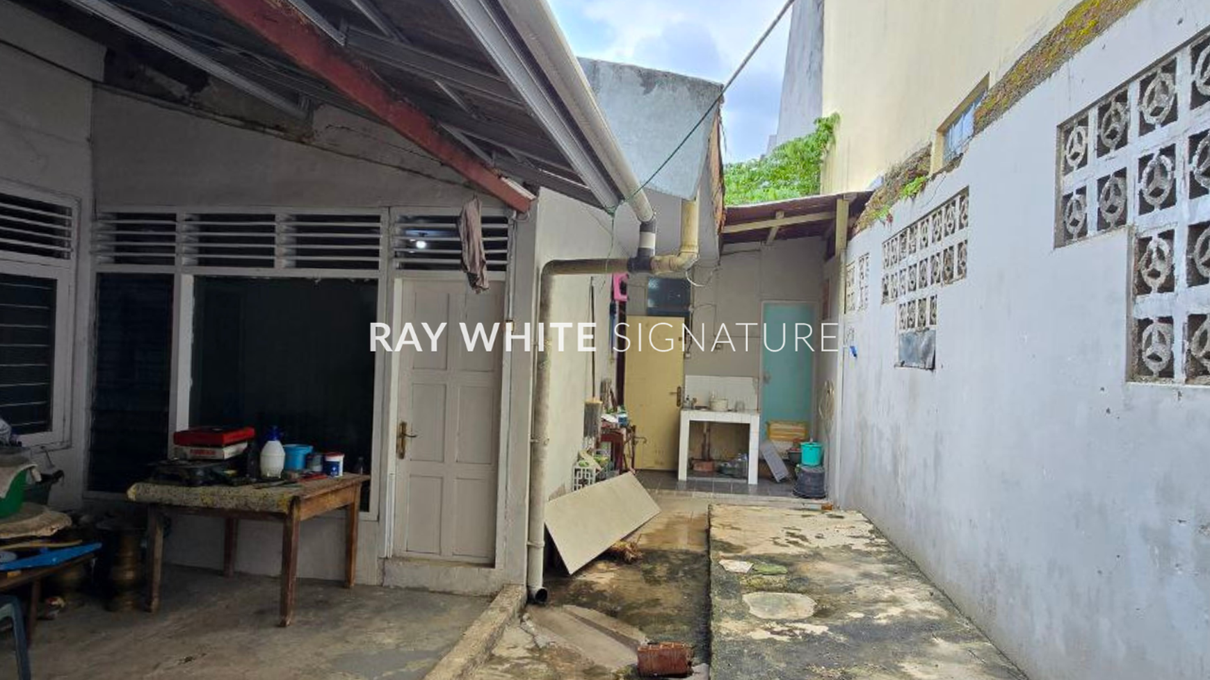 Dijual Rumah Lama Cocok untuk Hunian dan Kost di Jl Bratan Benhil