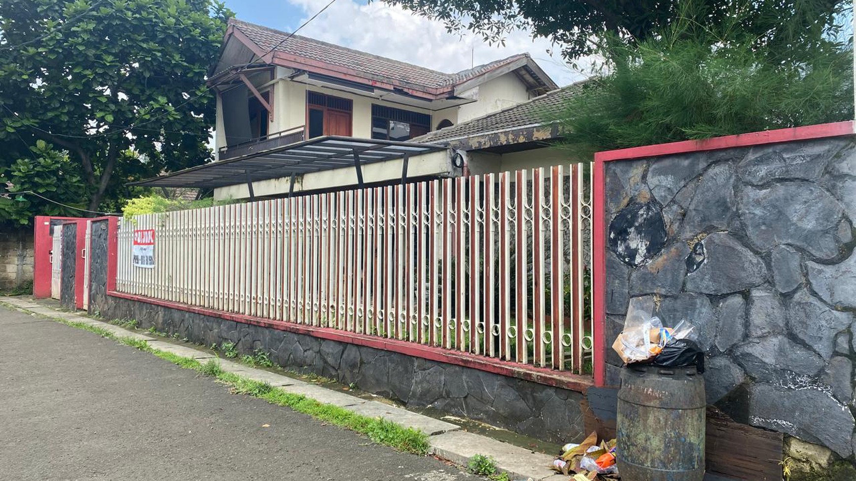 Kost- Kost san 10 kamar tidur, cocok untuk investasi di Ciputat