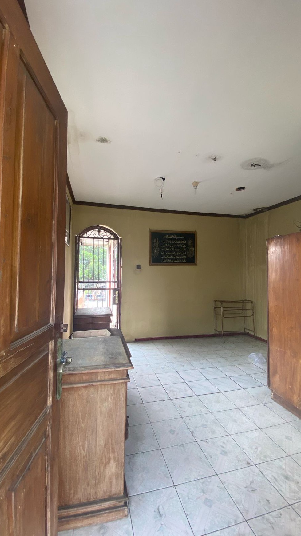 Kost- Kost san 10 kamar tidur, cocok untuk investasi di Ciputat
