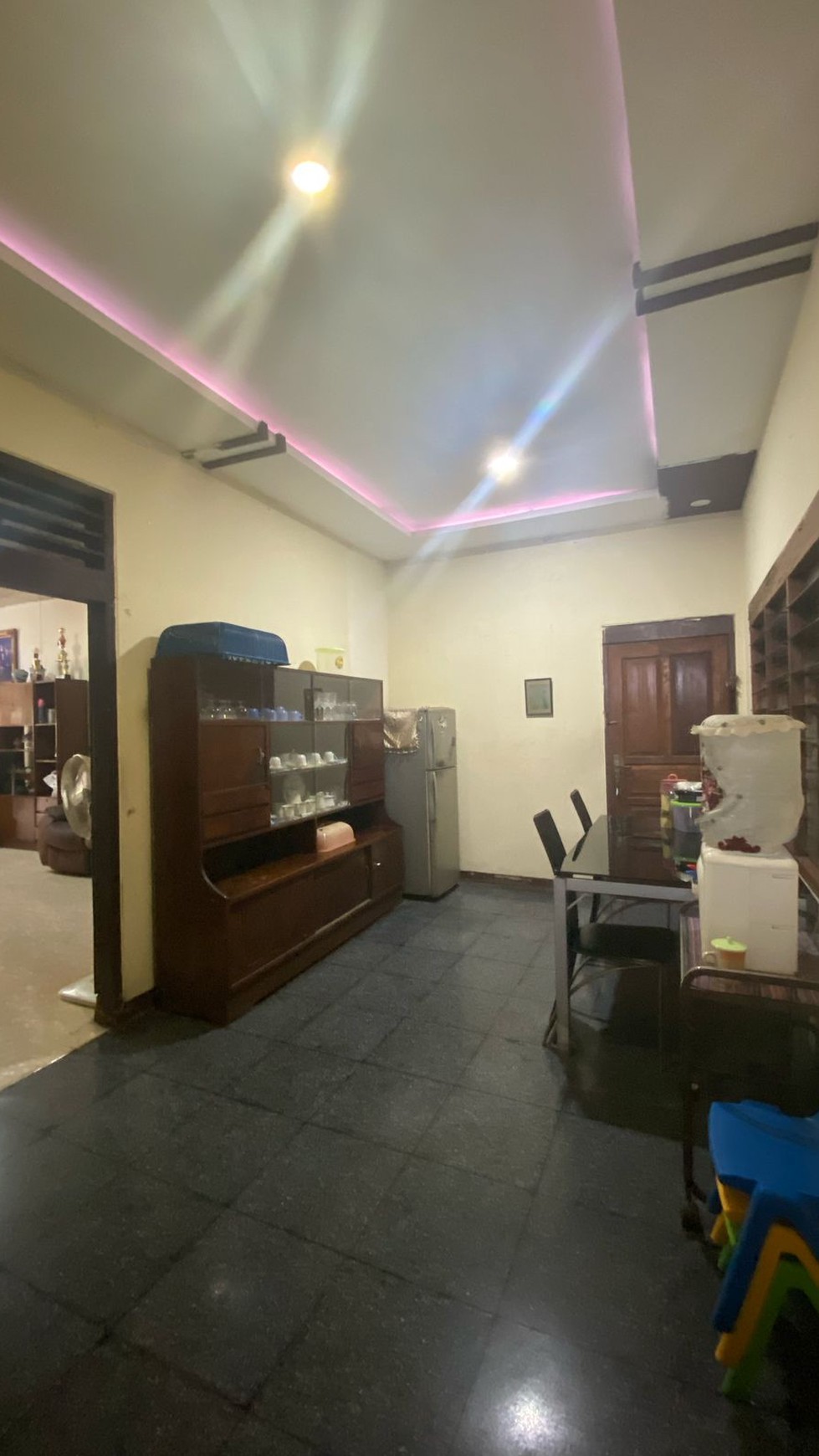 Kost- Kost san 10 kamar tidur, cocok untuk investasi di Ciputat
