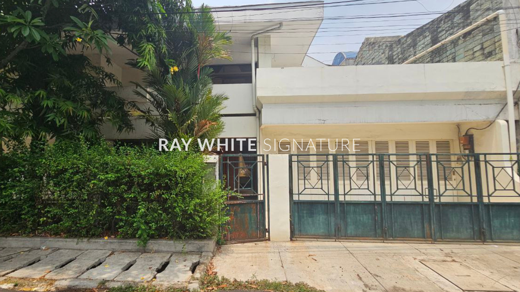 Dijual Rumah di Pinggir Dekat Jl Let Suprapto di Cempaka Putih II