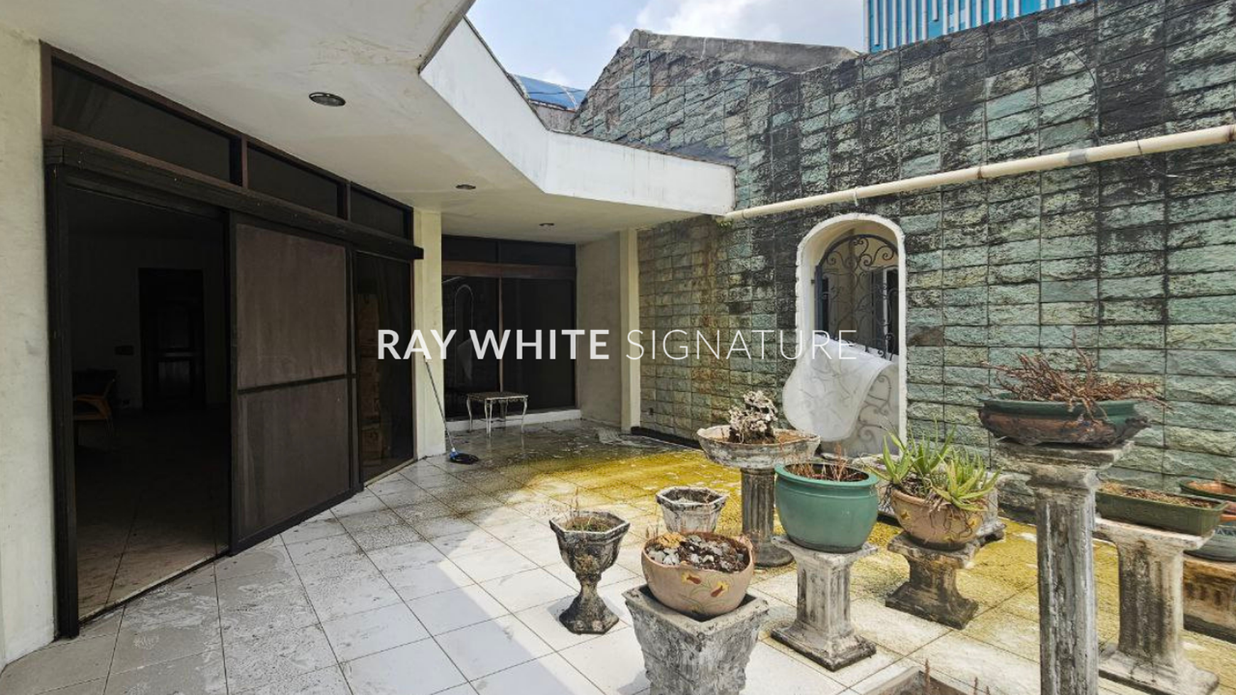 Dijual Rumah di Pinggir Dekat Jl Let Suprapto di Cempaka Putih II