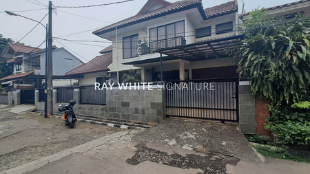 Dijual Rumah Bagus 2 Kavling jadi 1 Layak Huni 1 Gate Sistem di Cinere