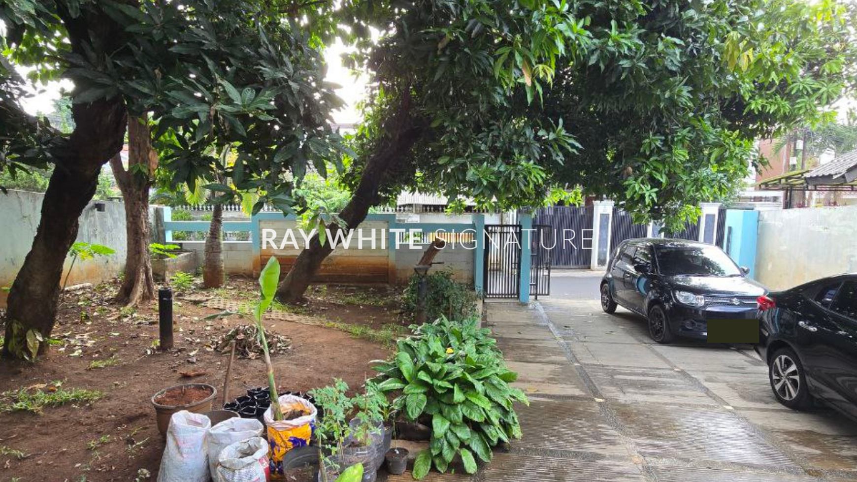 Dijual Rumah Lama Kondisi terawat di Duren Tiga Indah