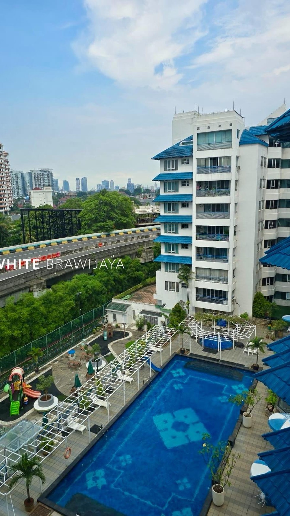 Rumah Hitung Tanah Area Cipete