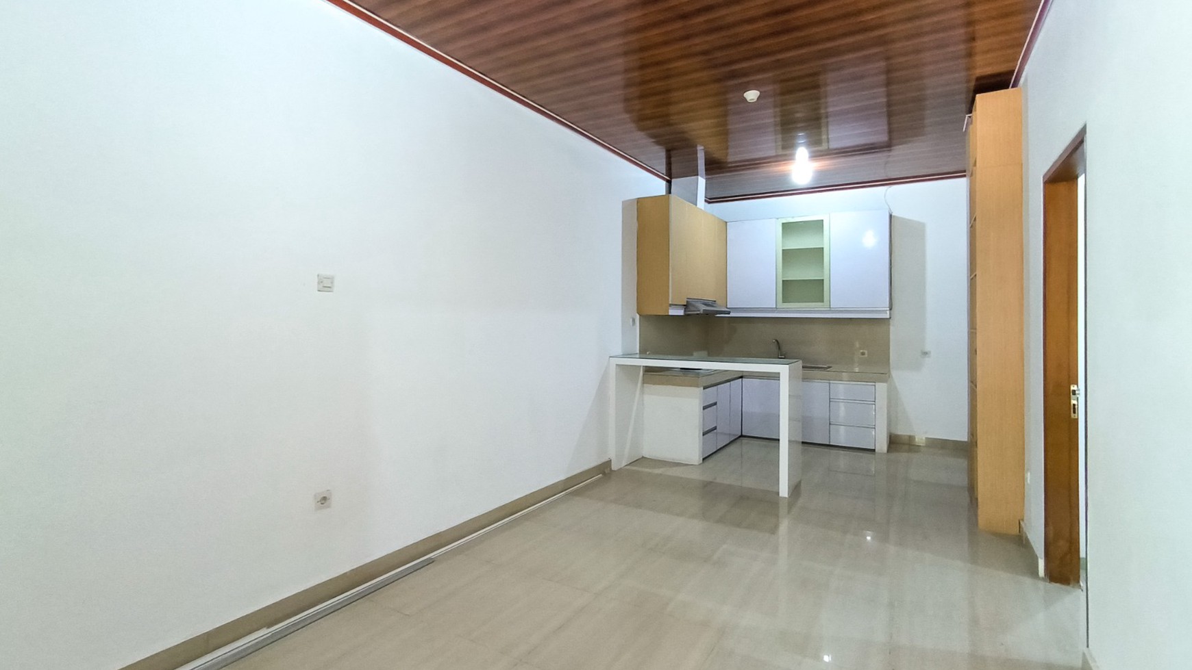 Rumah Hitung Tanah Area Cipete