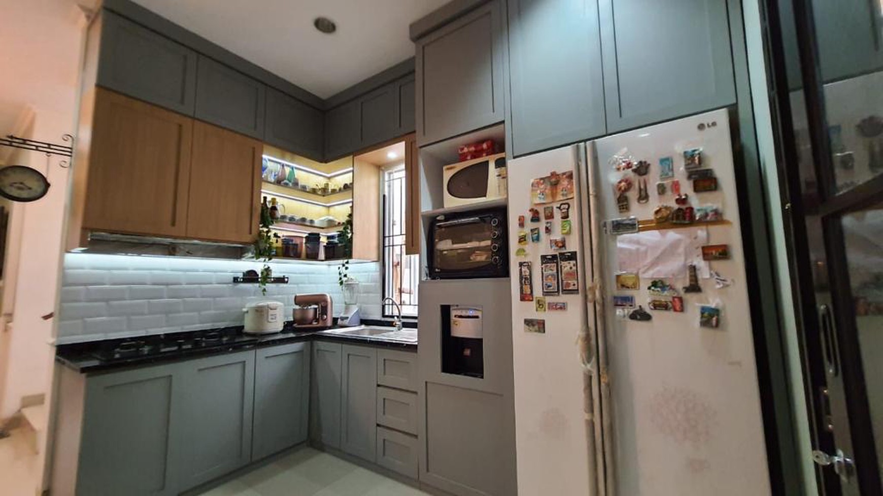 Rumah bagus, nyaman dan siap huni bebas banjir dekat sektor 5 Bintaro Jaya. 