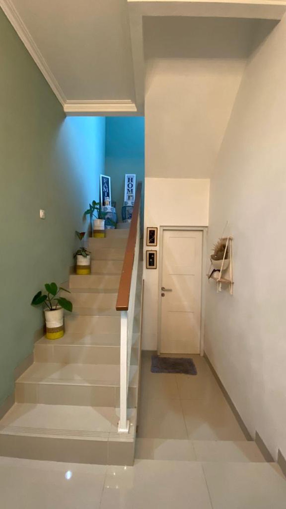 Rumah bagus, nyaman dan siap huni bebas banjir dekat sektor 5 Bintaro Jaya. 