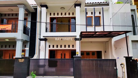Rumah Bagus 2 Lantai di Tebet Barat Lokasi Sangat Strategis