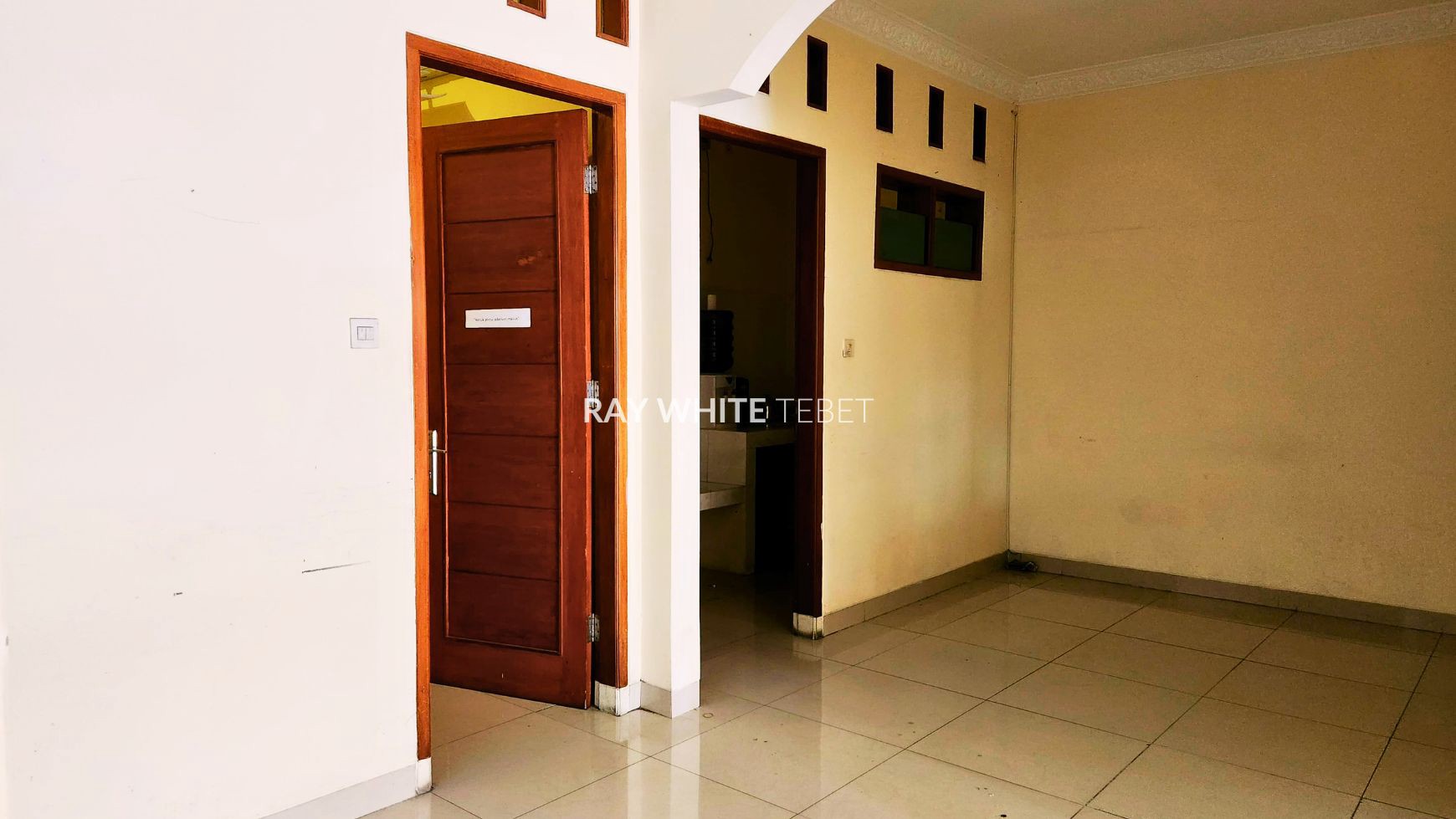 Rumah Bagus 2 Lantai di Tebet Barat Lokasi Sangat Strategis