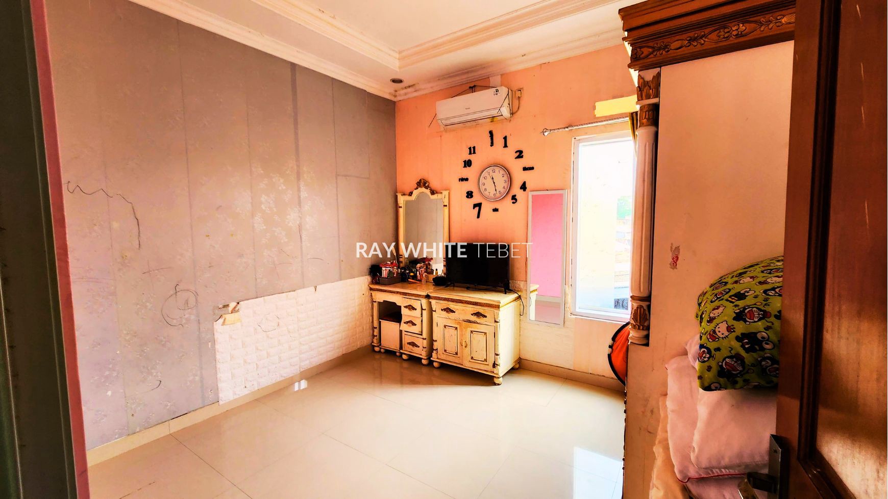 Rumah 3 Lantai Dekat Area Komersil Jatinegara, Jakarta Timur