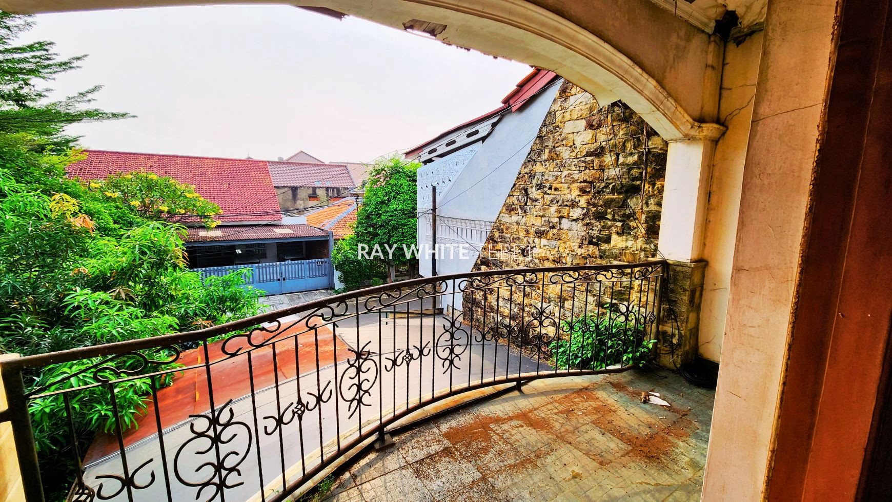 Rumah Hook 2 Lantai di Pasar Minggu Jaksel, Cocok Untuk Investasi