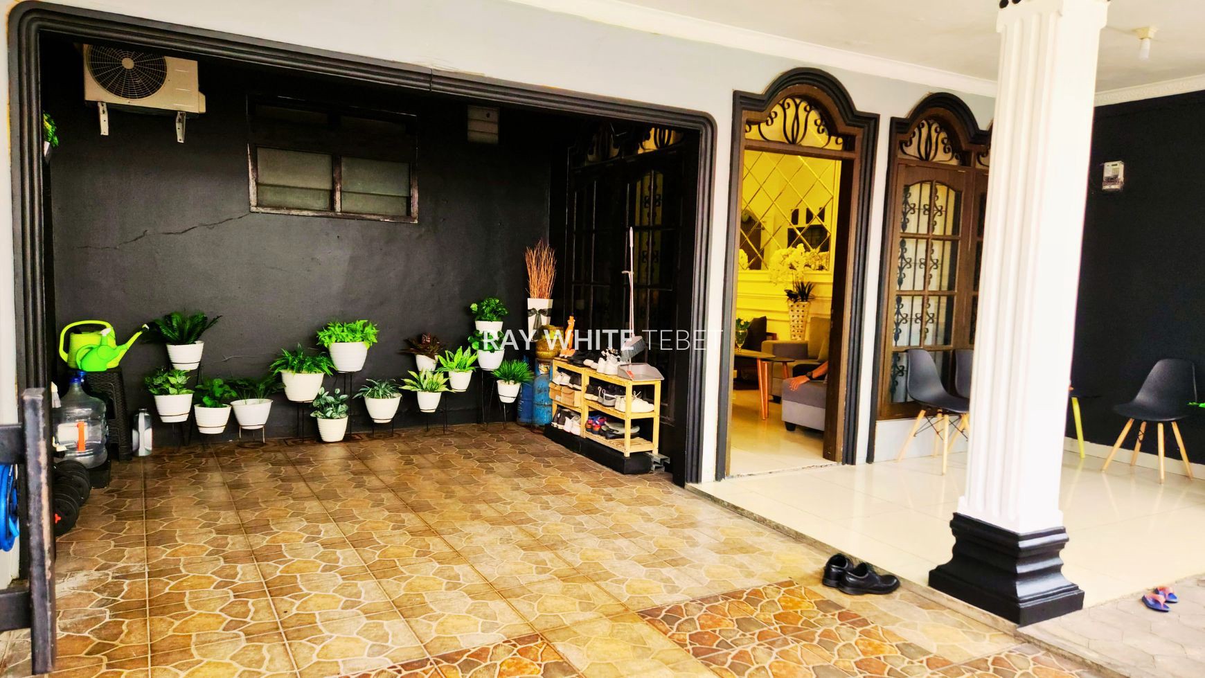 Rumah Tingkat dengan Interior Nyaman di Pengadegan Barat Jaksel