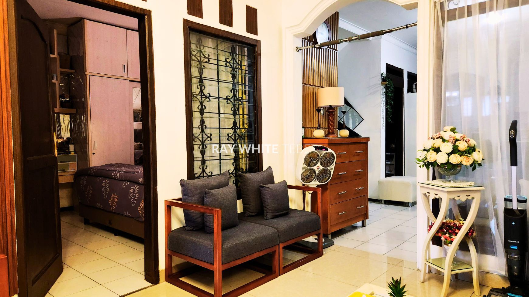 Rumah Tingkat dengan Interior Nyaman di Pengadegan Barat Jaksel