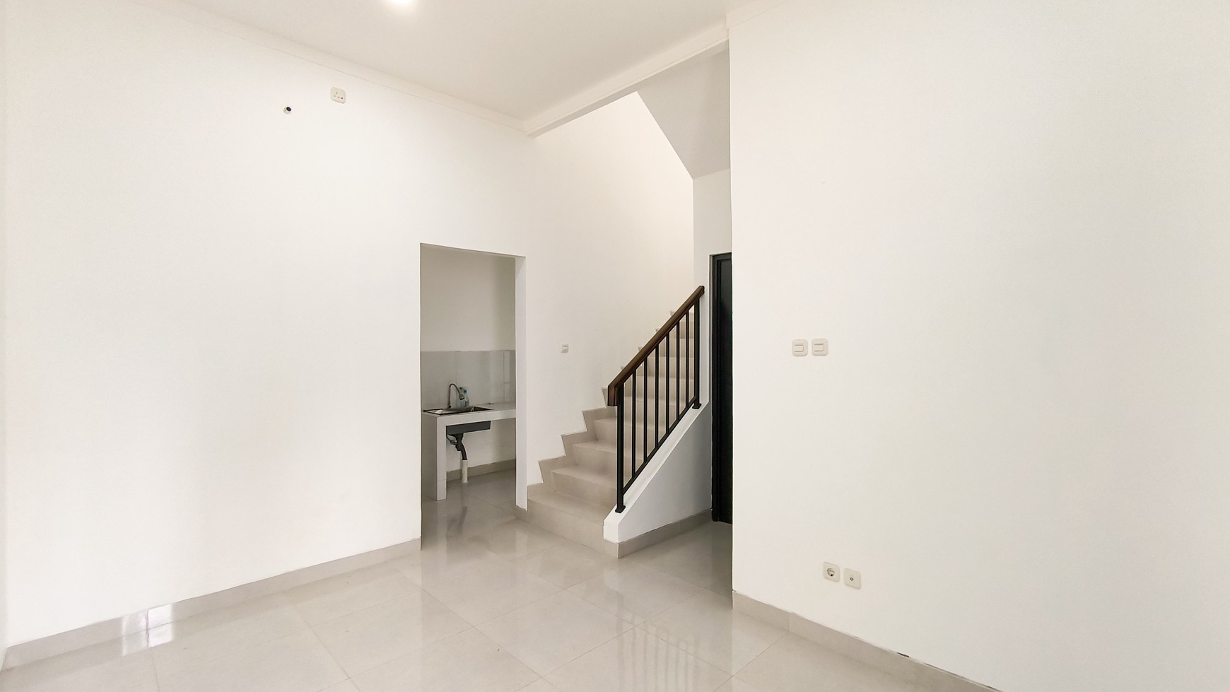 Rumah Brand New di Cluster Graha Raya Bintaro harga 1Man