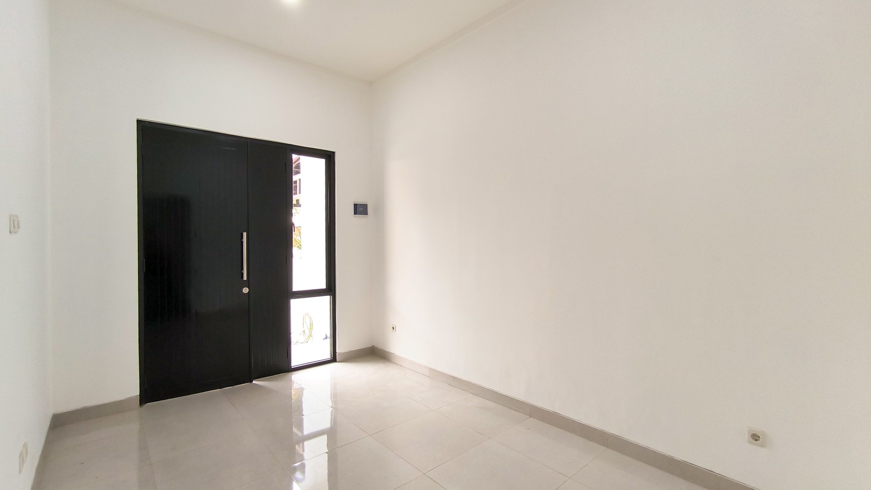 Rumah Brand New di Cluster Graha Raya Bintaro harga 1Man