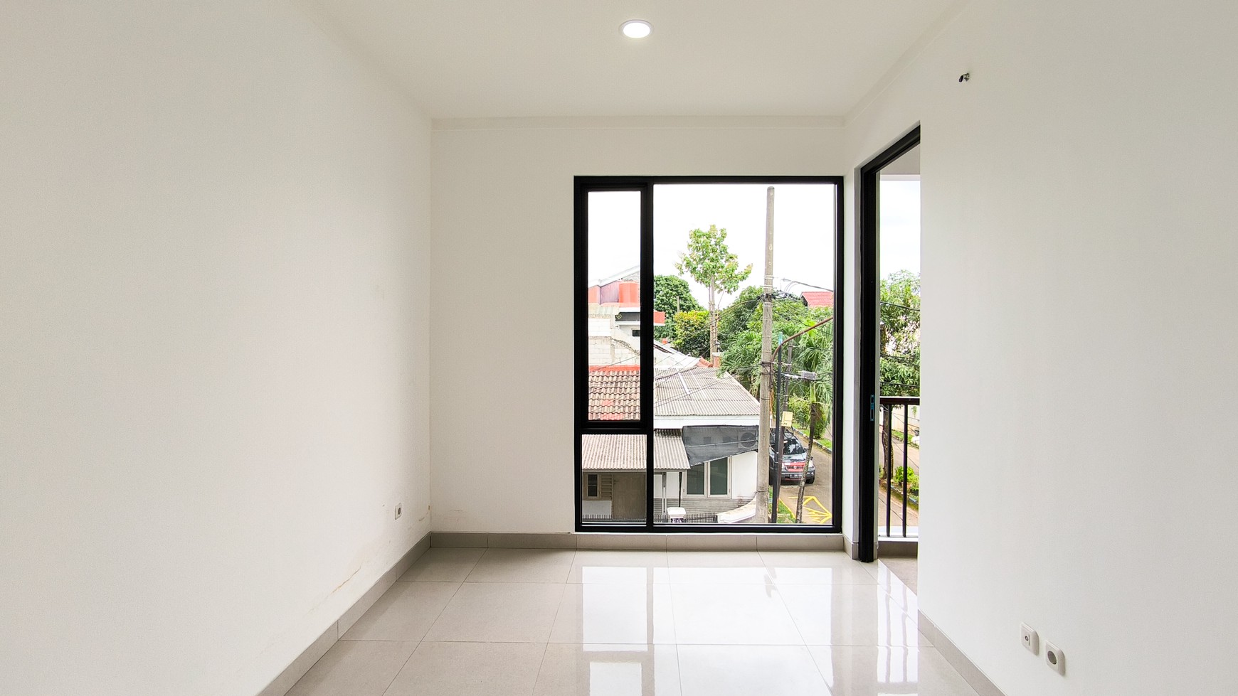 Rumah Brand New di Cluster Graha Raya Bintaro harga 1Man