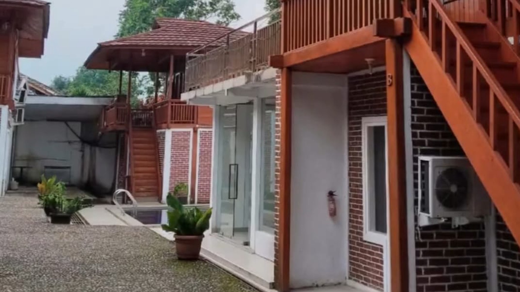 Dijual Cepat Villa Full Furnished Kayu Cantik di Citeko, Cisarua, Bogor 