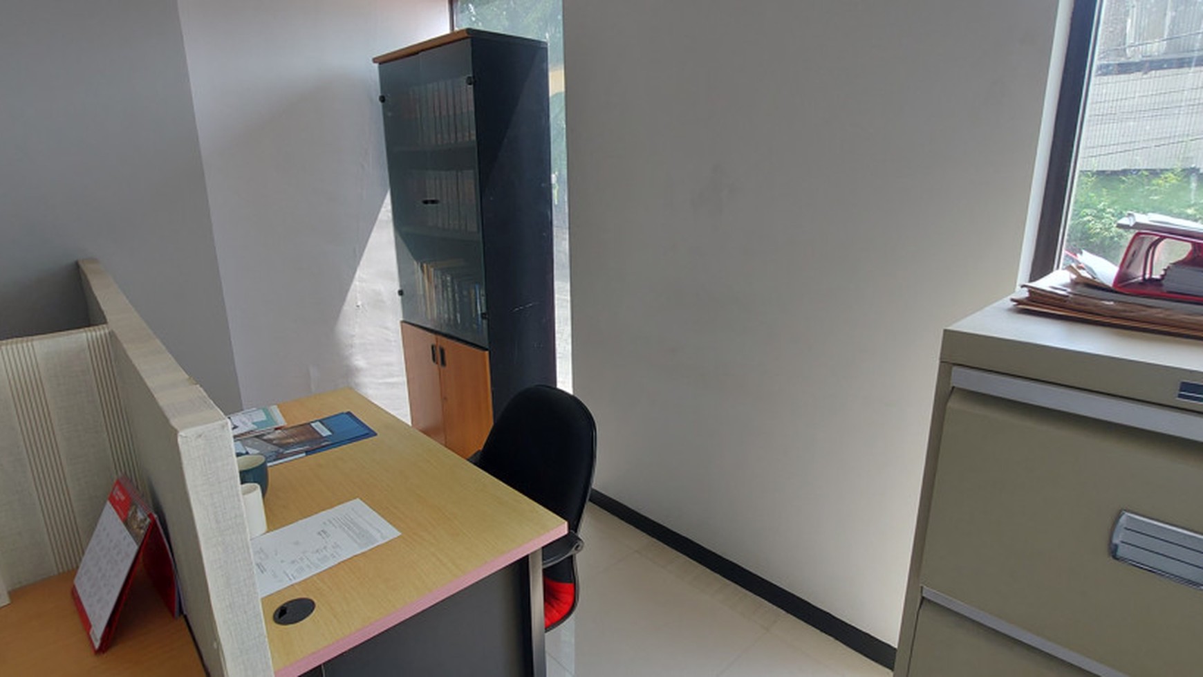 Ruang Kantor Strategis di Lobby Apartemen Cervino Full Furnished Tebet