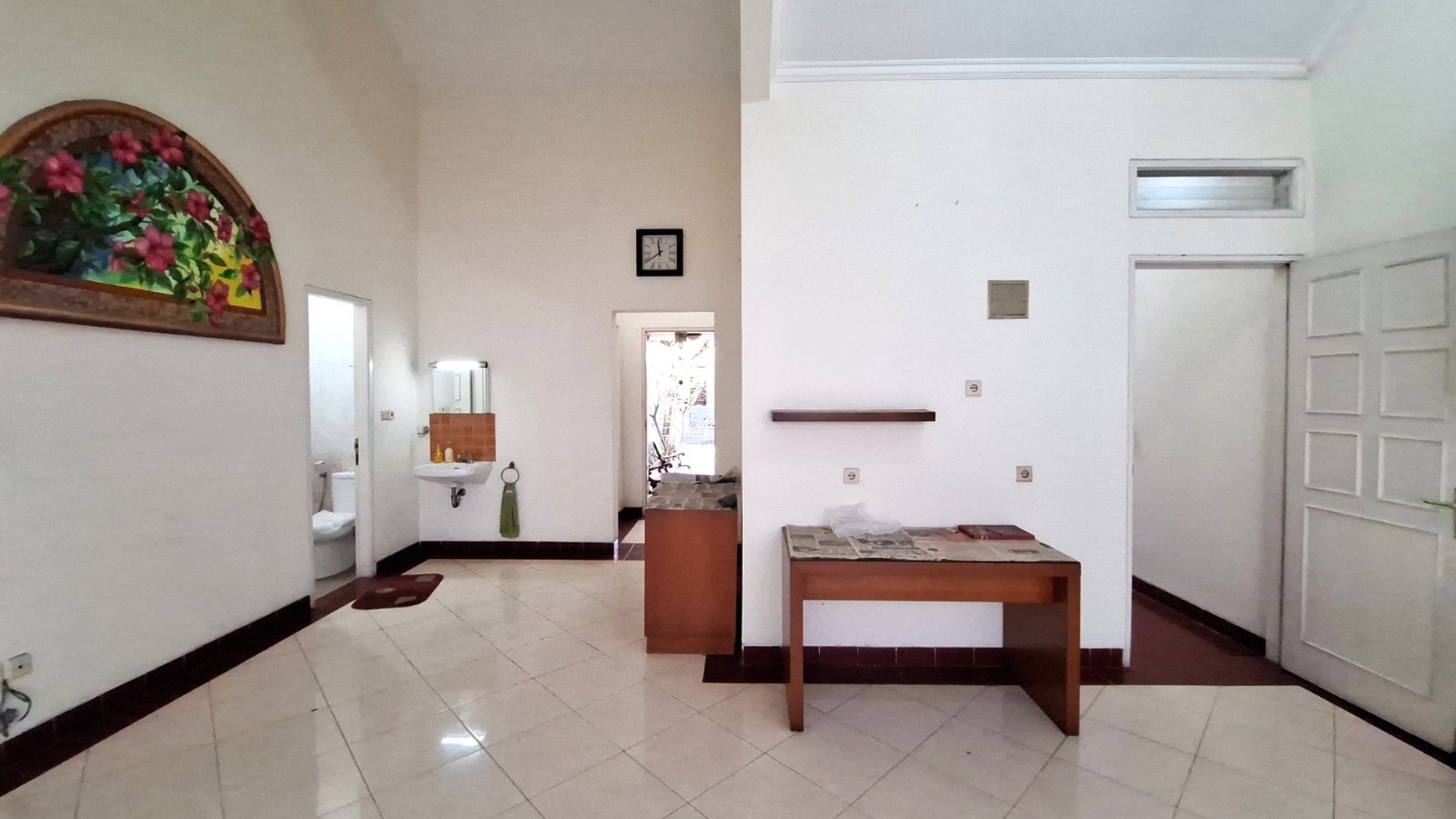 Rumah Minimalis di Bekasi Taman Depan & Belakang Siap Huni
