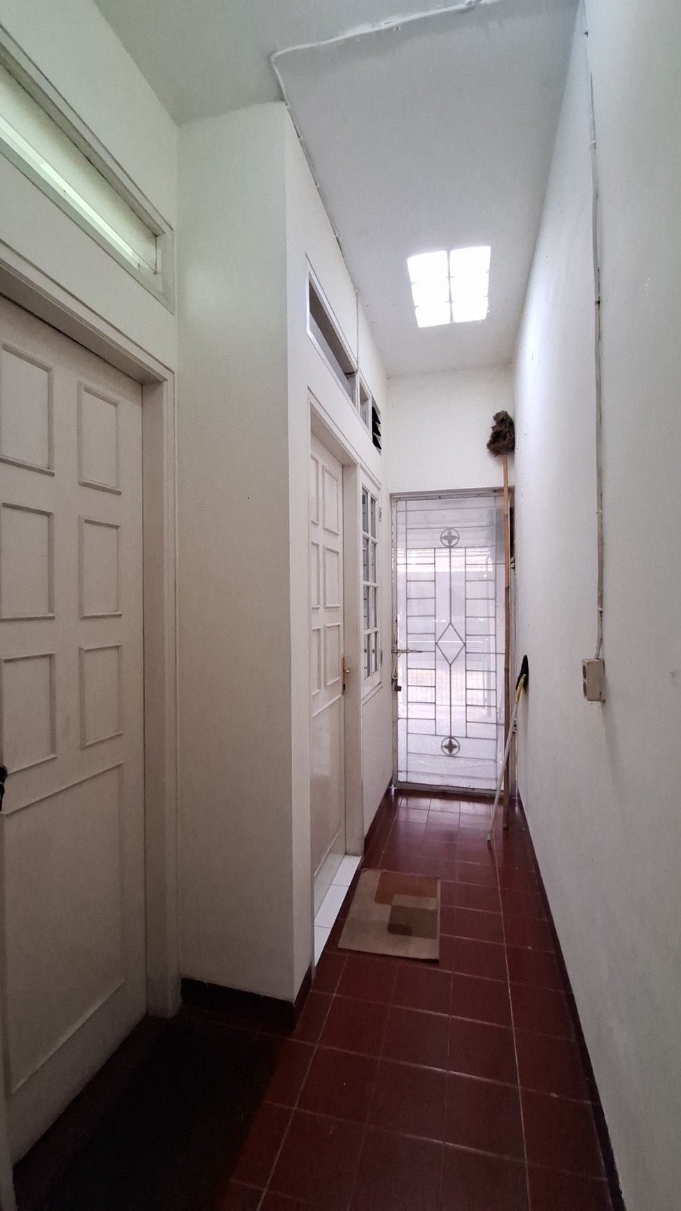 Rumah Minimalis di Bekasi Taman Depan & Belakang Siap Huni