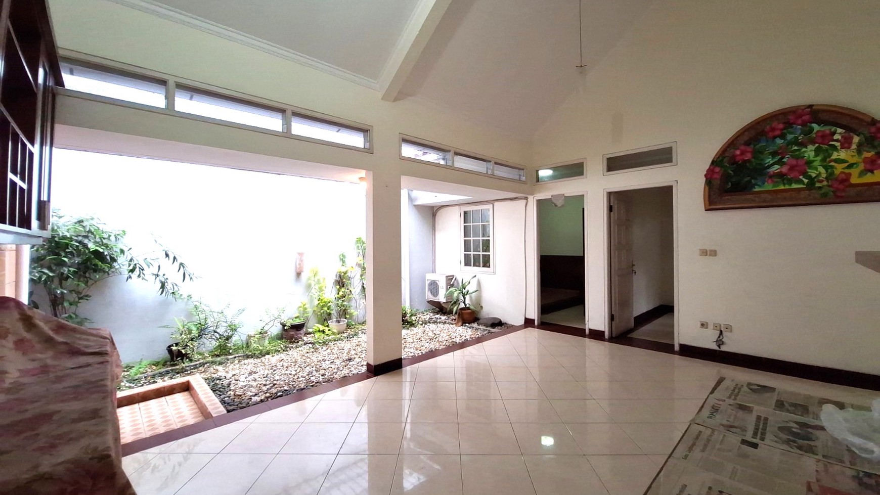 Rumah Minimalis di Bekasi Taman Depan & Belakang Siap Huni
