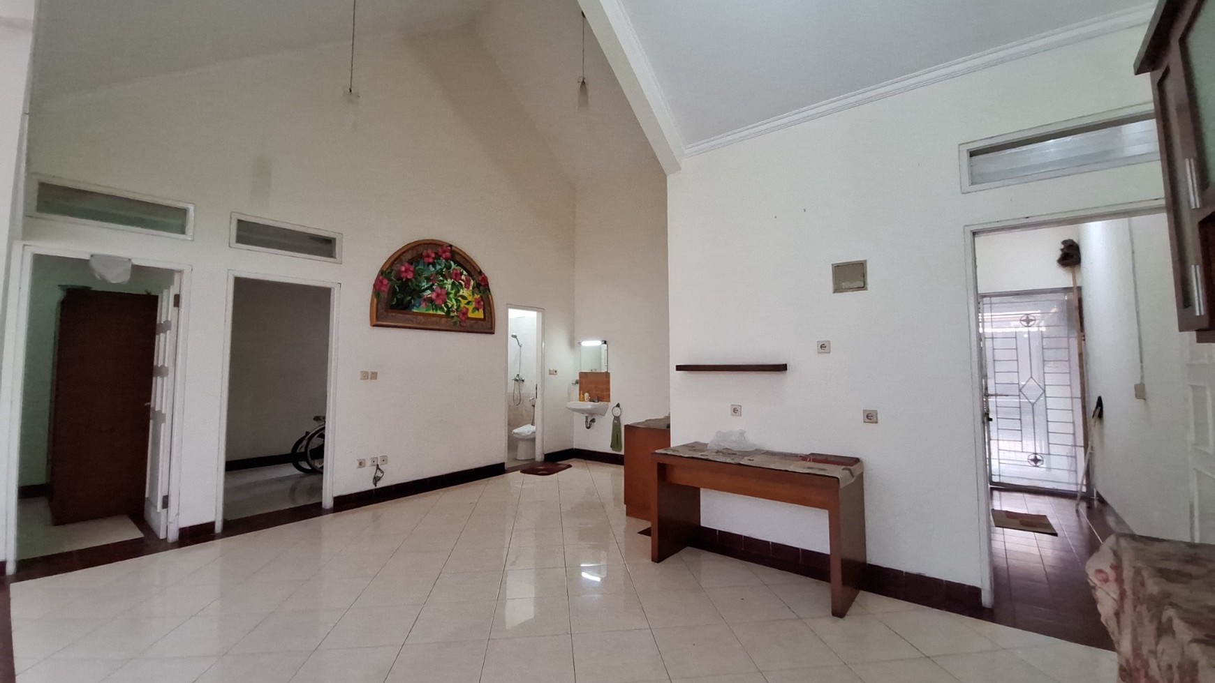Rumah Minimalis di Bekasi Taman Depan & Belakang Siap Huni