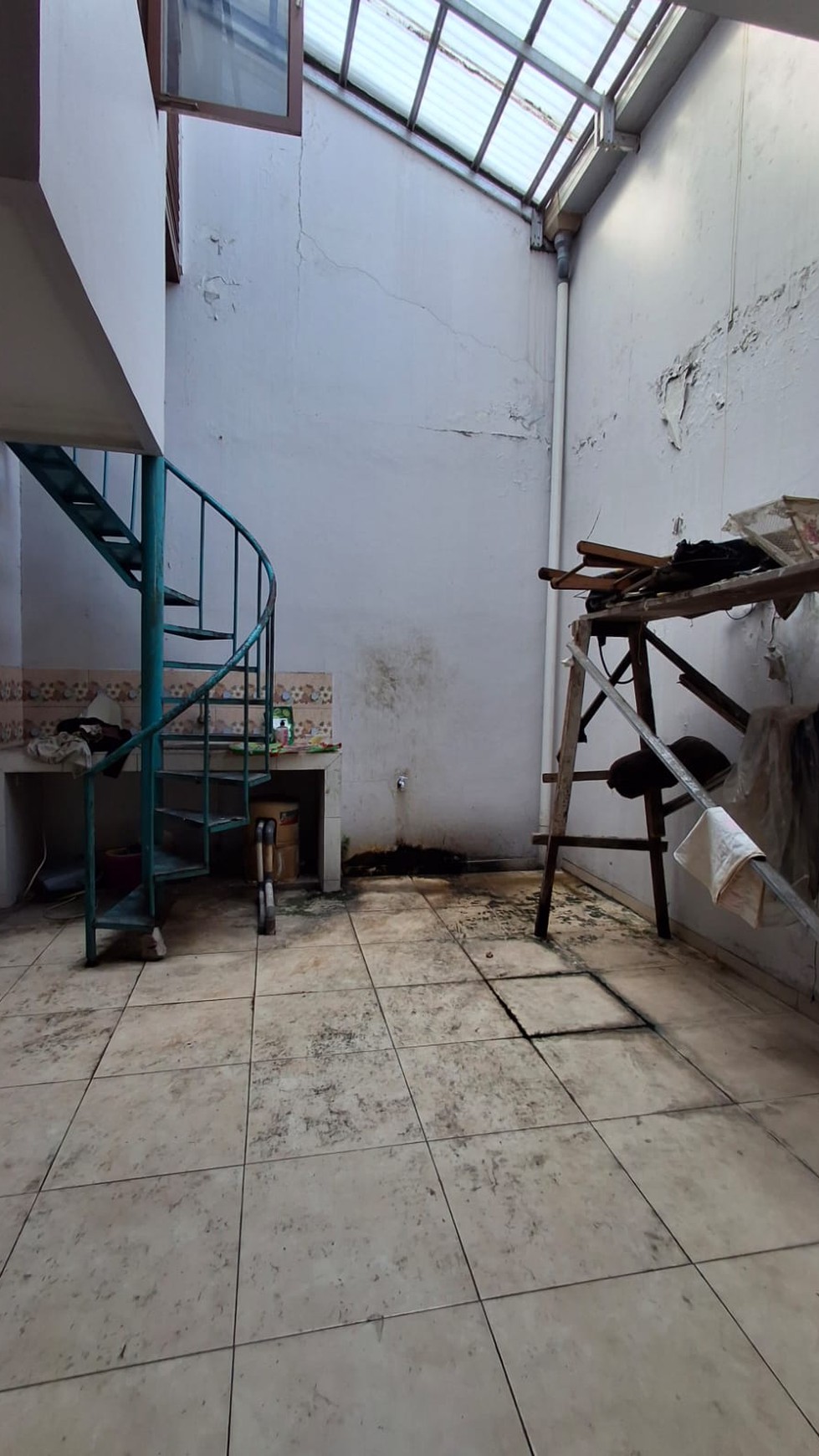 Rumah bebas banjir, lokasi strategis di Bintaro.