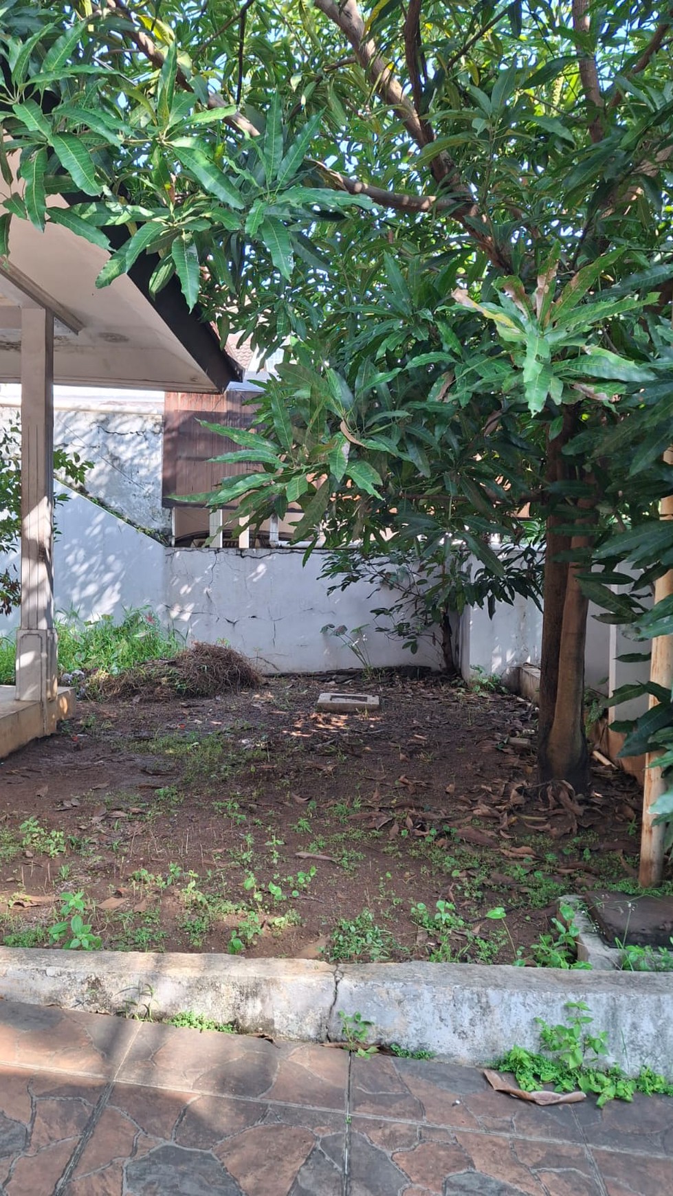 Rumah bebas banjir, lokasi strategis pinggir jalan utama di Bintaro