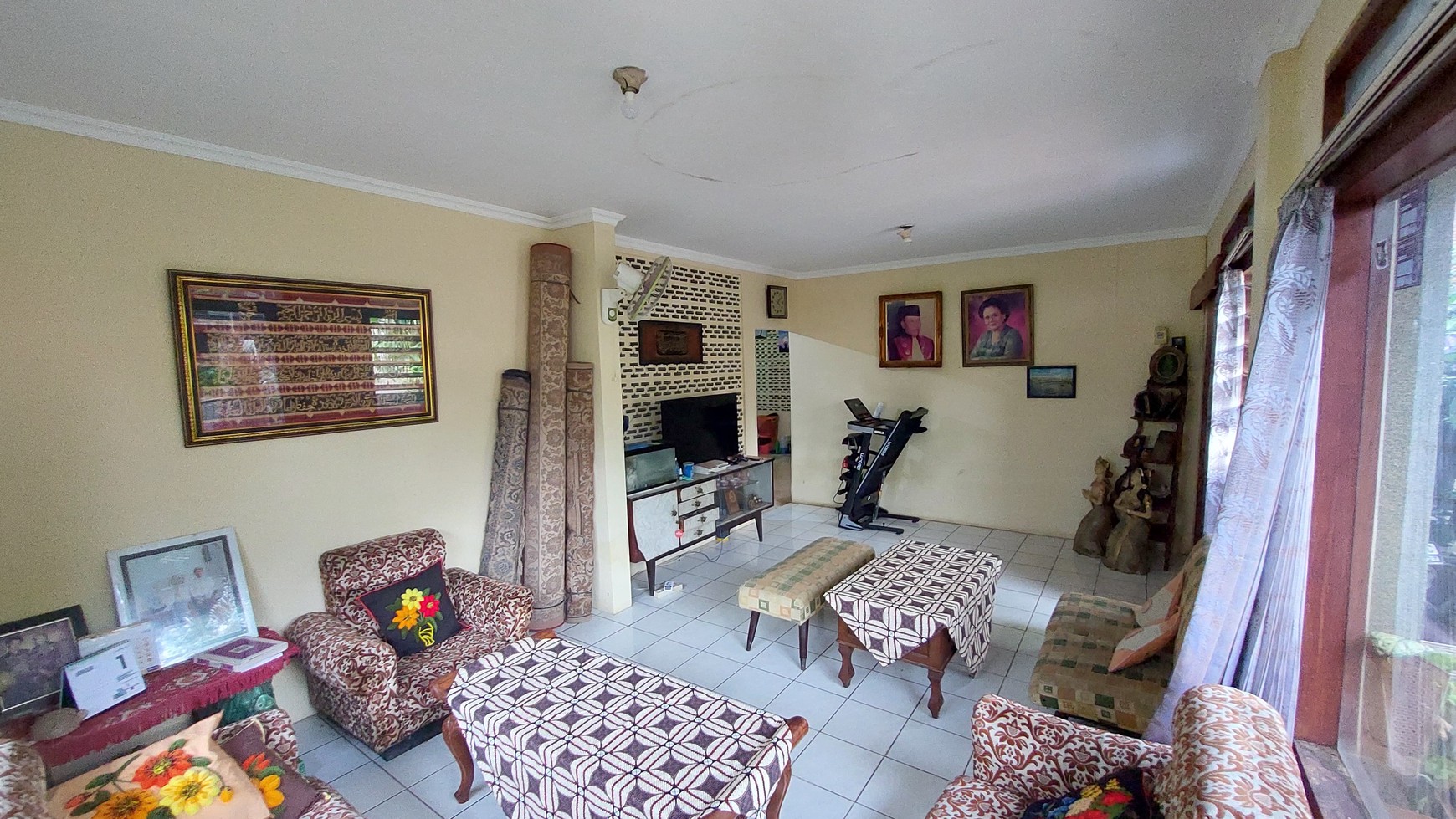 Rumah Asri, halaman luas di Semarang