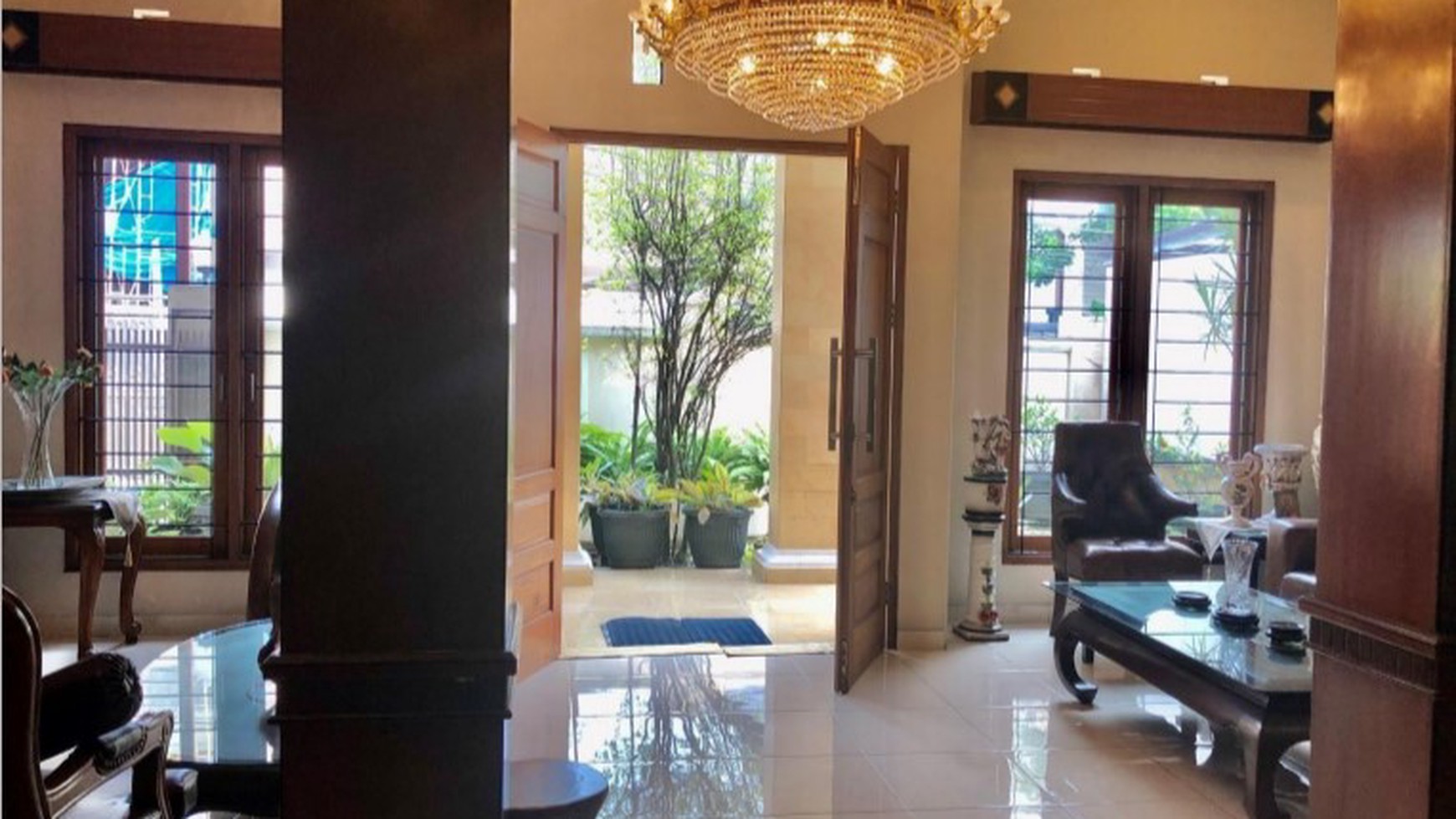 Rumah Siap Huni,lokasi strategis di kebayoran baru jakarta selatan.