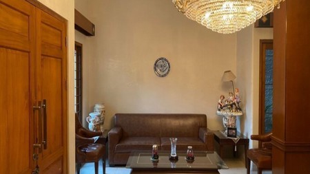 Rumah Siap Huni,lokasi strategis di kebayoran baru jakarta selatan.