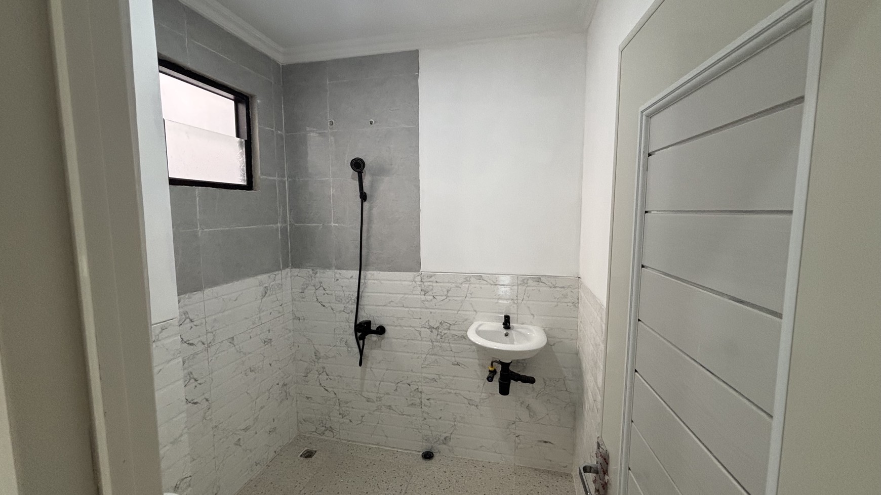 Super Deal Rumah 3 Lt Siap Huni Full Renovasi di Kota Wisata Cibubur