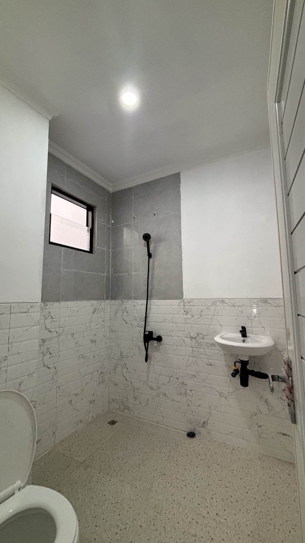 Super Deal Rumah 3 Lt Siap Huni Full Renovasi di Kota Wisata Cibubur