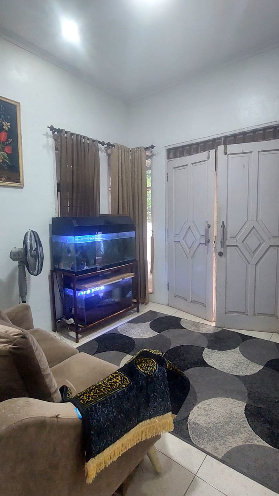 Rumah 1 lantai, halaman luas, lokasi strategis dalam Komplek di VBR