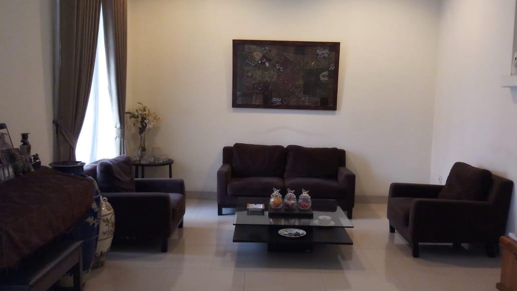 Rumah bagus, 2 lantai, siap huni di Bintaro