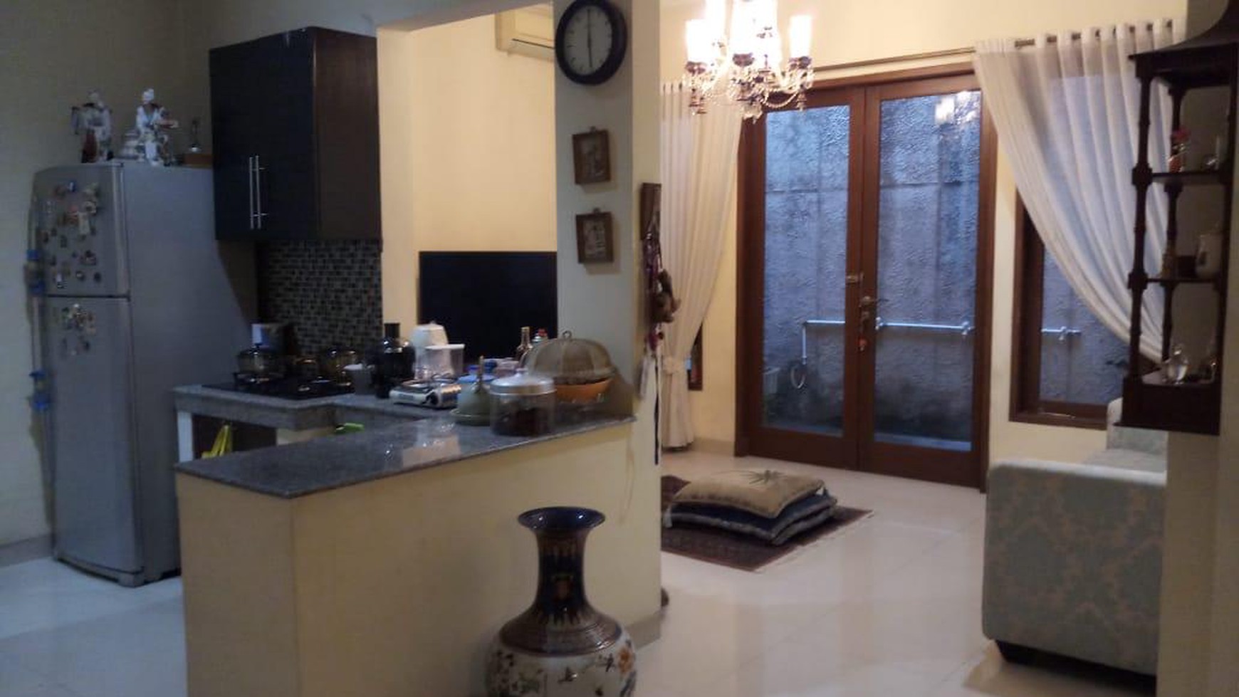 Rumah bagus, 2 lantai, siap huni di Bintaro