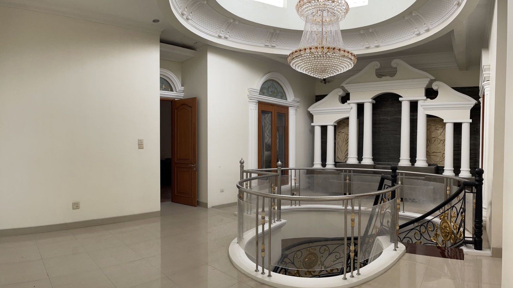 Rumah Ada Kolam Renang,nyaman di Bintaro Jaya 3