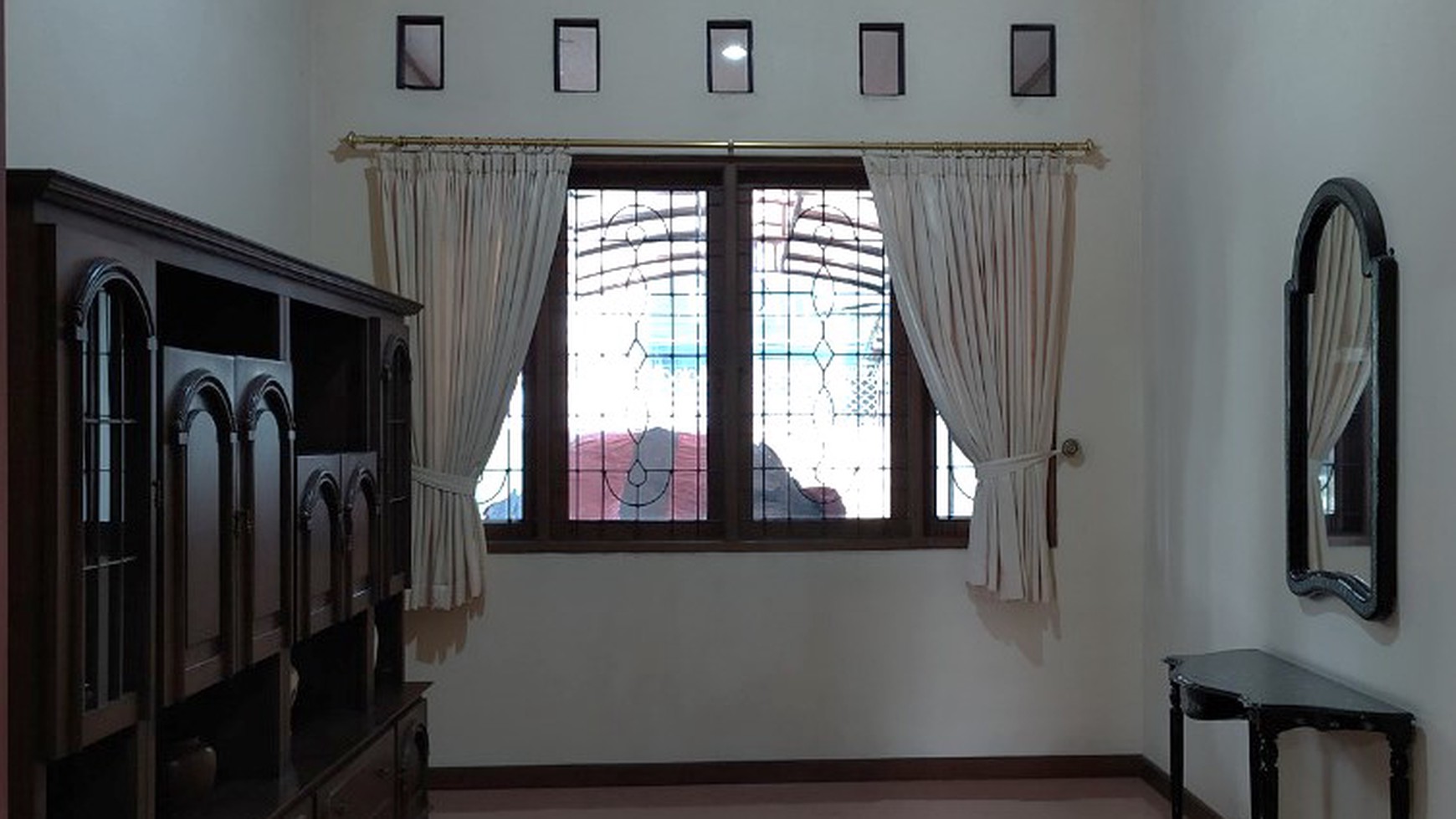 Rumah halaman luas, bebas banjir di Pesanggrahan