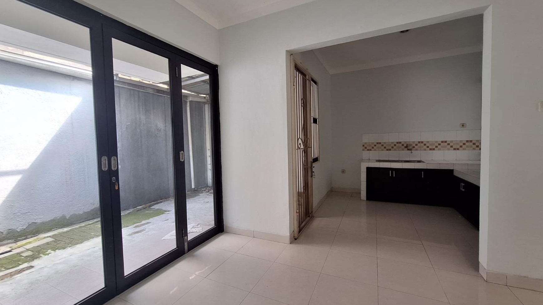 Dijual Cepat Rumah Bagus di Graha Raya Bintaro