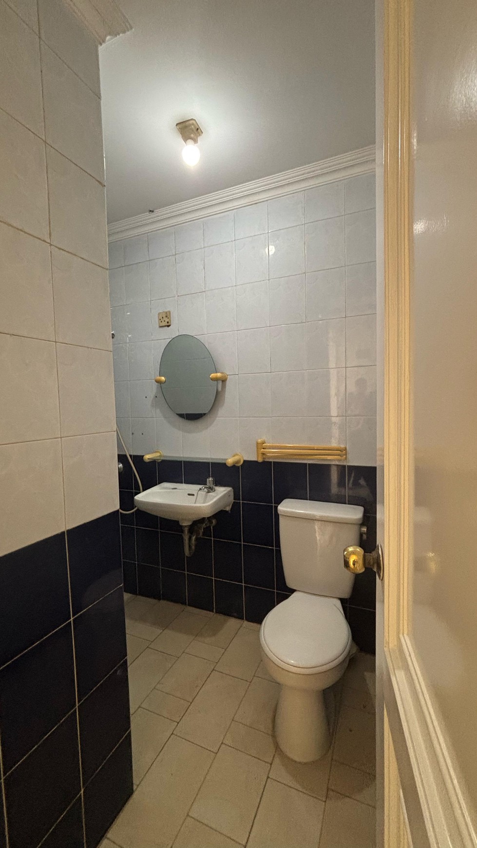 Rumah Siap Huni 2 Semi Furnished Lantai di Kota Wisata