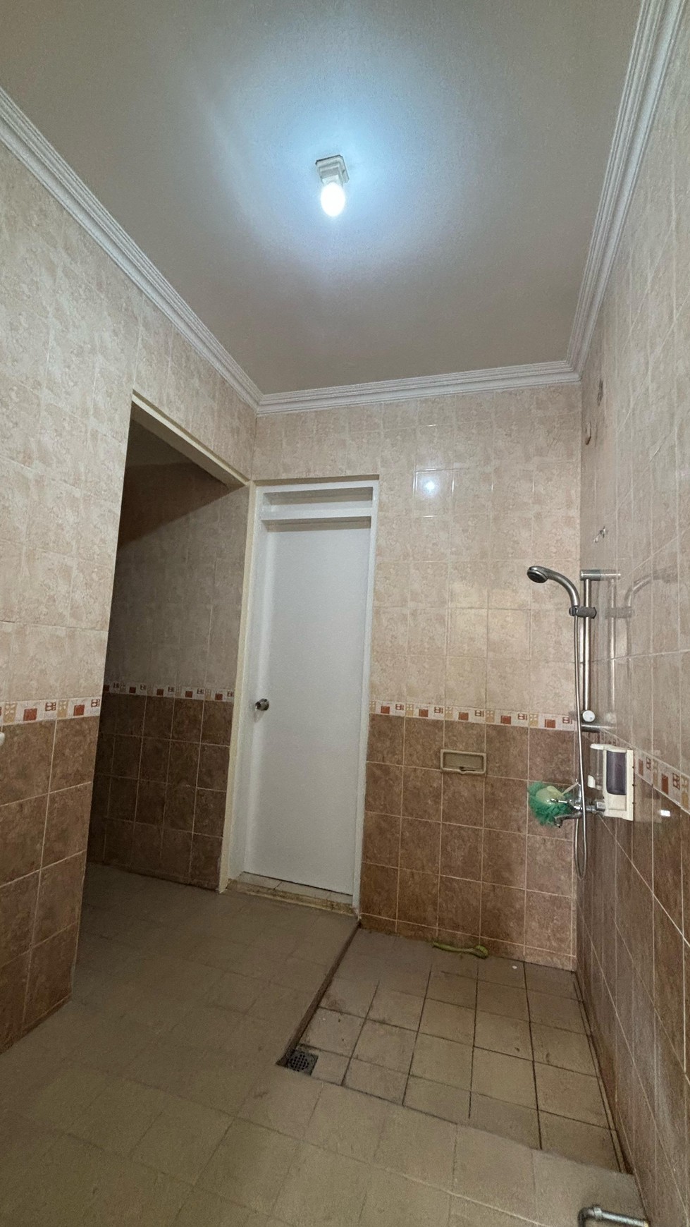 Rumah Siap Huni 2 Semi Furnished Lantai di Kota Wisata