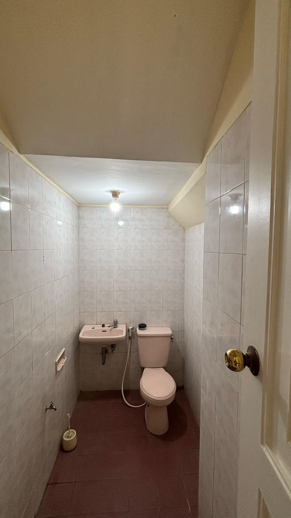 Rumah Siap Huni 2 Semi Furnished Lantai di Kota Wisata