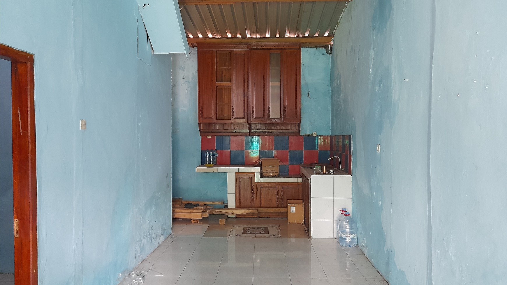 RUMAH BUTUH RENOVASI DI PERUMAHAN TUNGGORONO, JOMBANG