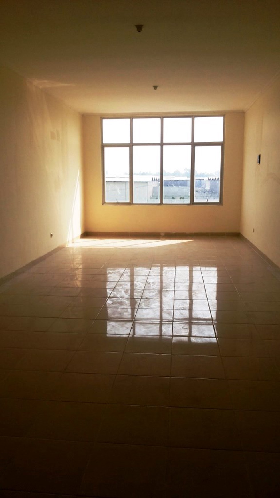 Ruko Siap Pakai, Lokasi Ramai, dan Strategis @Ruko Bizhub Serpong.