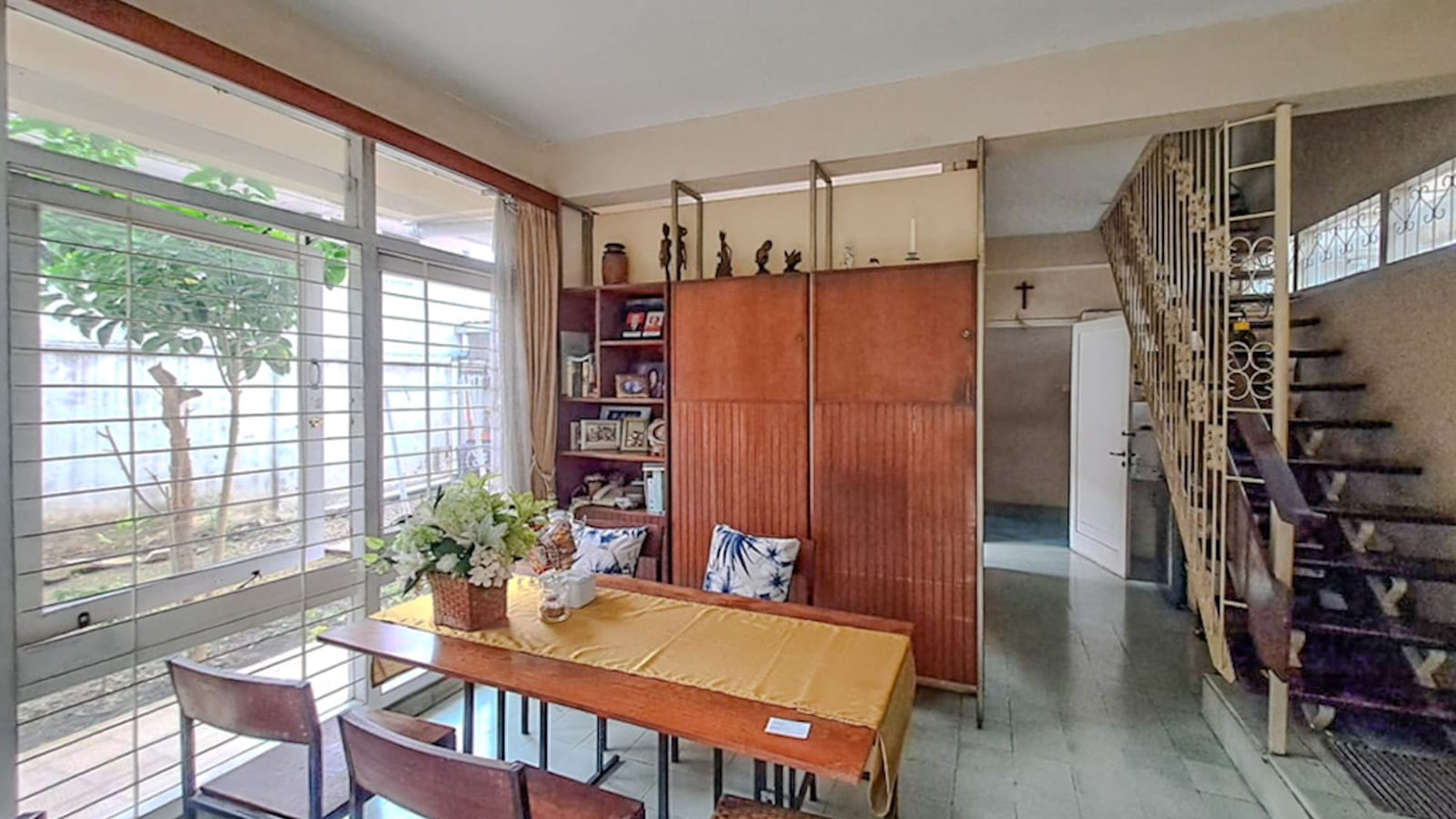 Rumah klasik di Bandung Wetan dekat Dago Juanda, Riau, Cihampelas